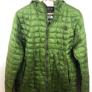 North Face Men’s puffy jacket with hood
